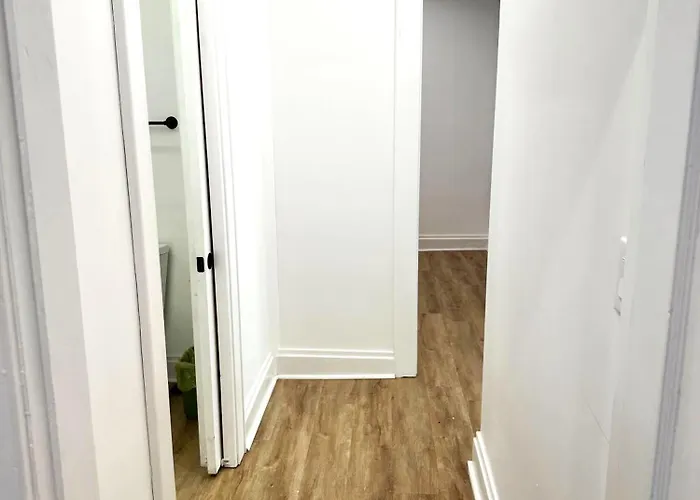 Apartment Downtown Retreat - Cozy First Floor
